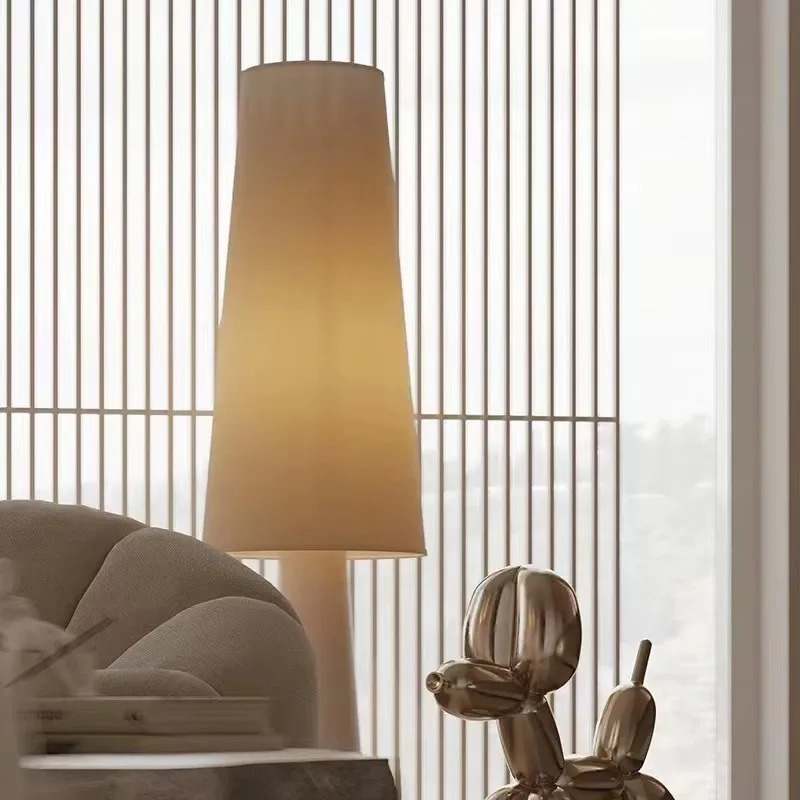 Halden Floor Lamp – Scandinavian Minimalist Design - Imagem 2