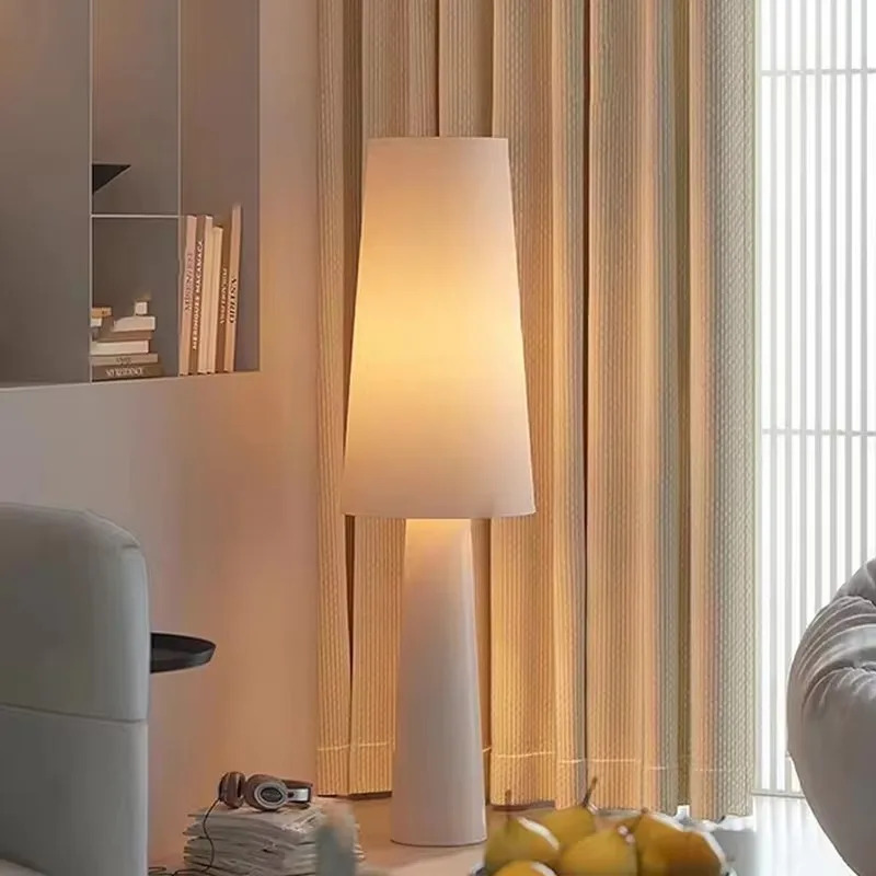 Halden Floor Lamp – Scandinavian Minimalist Design - Imagem 3