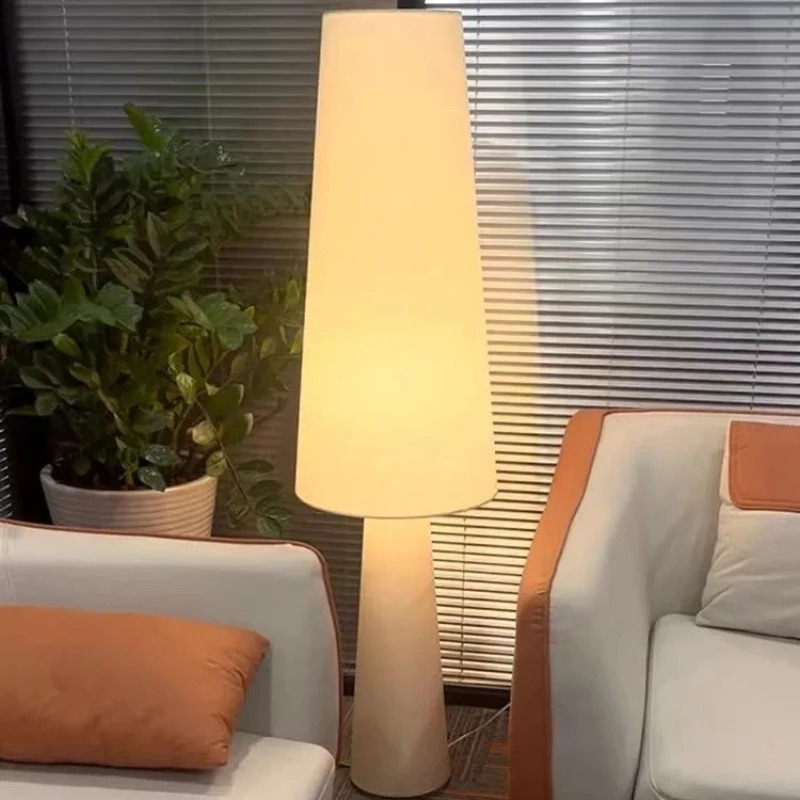 Halden Floor Lamp – Scandinavian Minimalist Design - Imagem 6