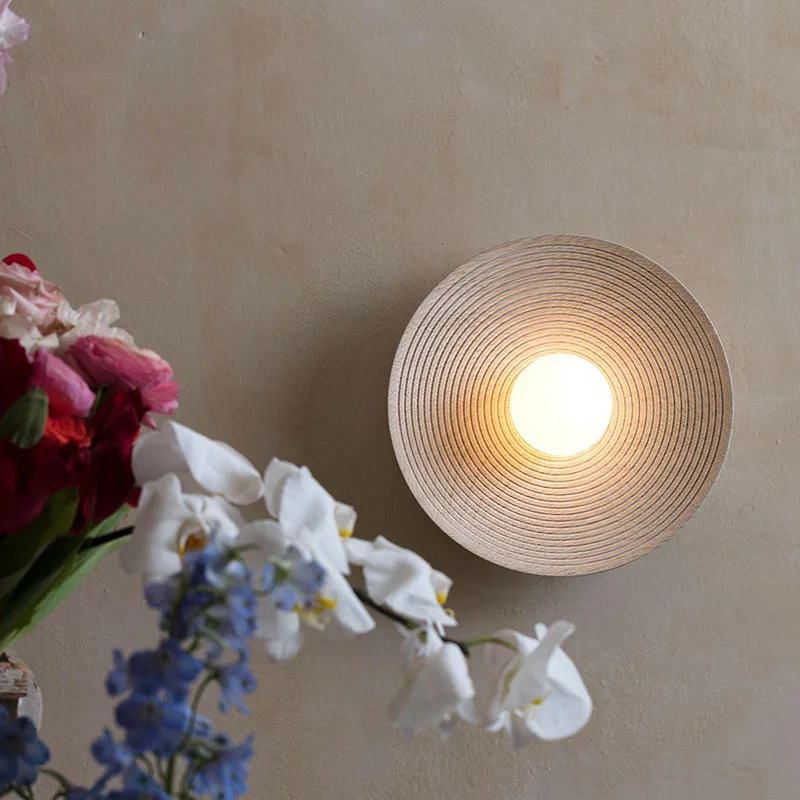 ODDA – Nordic Inspired Wall Lamp in Chestnut - Imagem 4